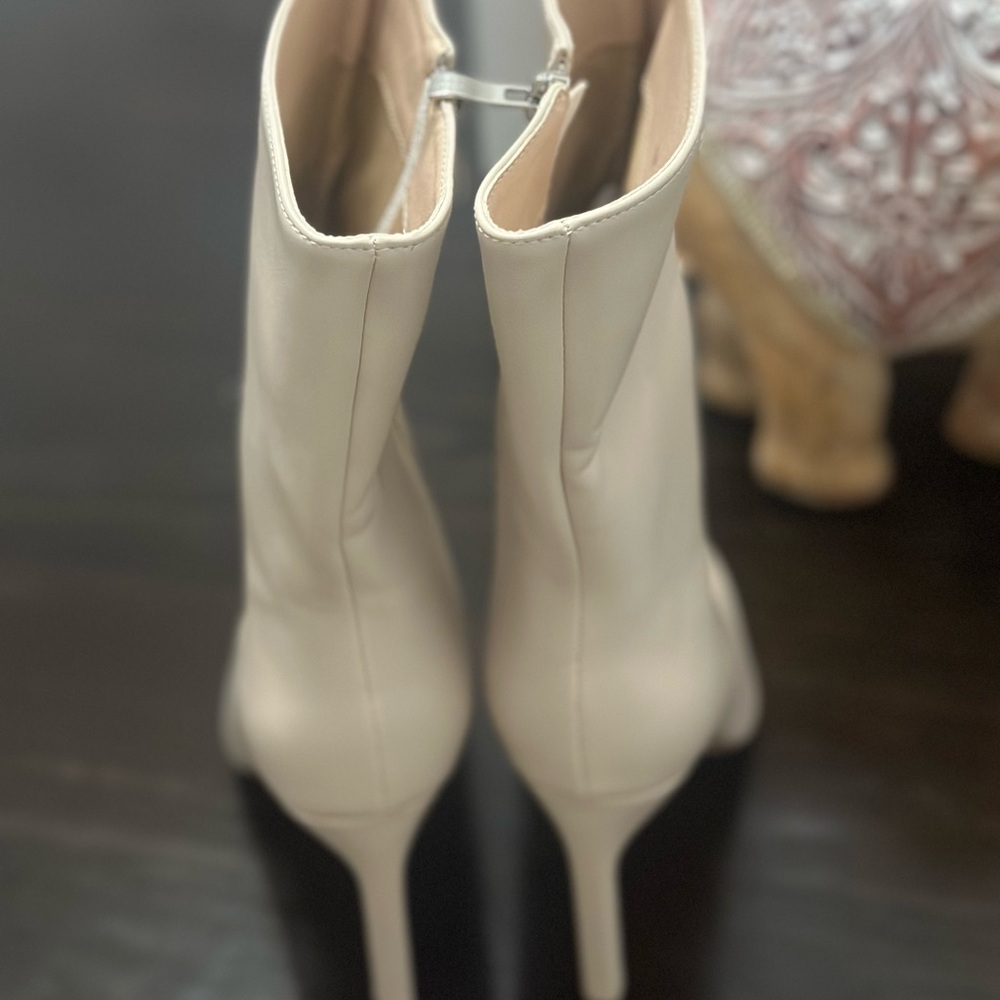 Heeled Boot - Picture 5 of 7